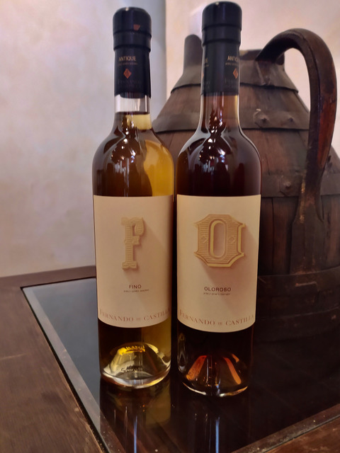 Antigue Fino and Oloroso. Photo © Karethe Linaae